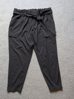 Athleta Skyline Belted Pants Olive